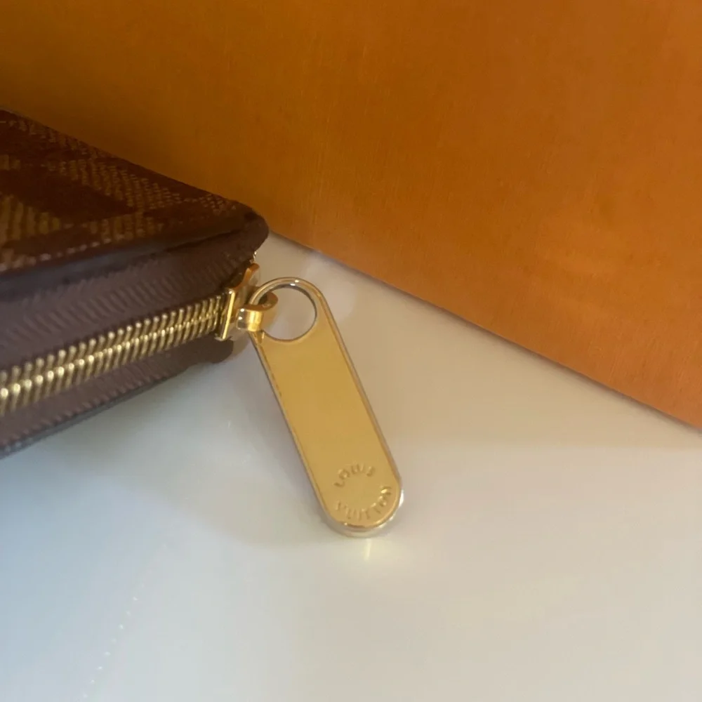 Louis Vuitton Zippy Wallet - Picture 7 of 11
